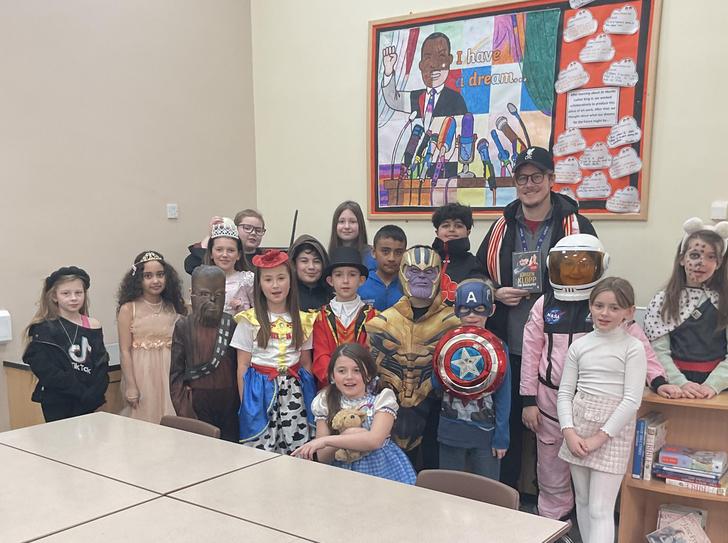 5W in their wonderful outfits.